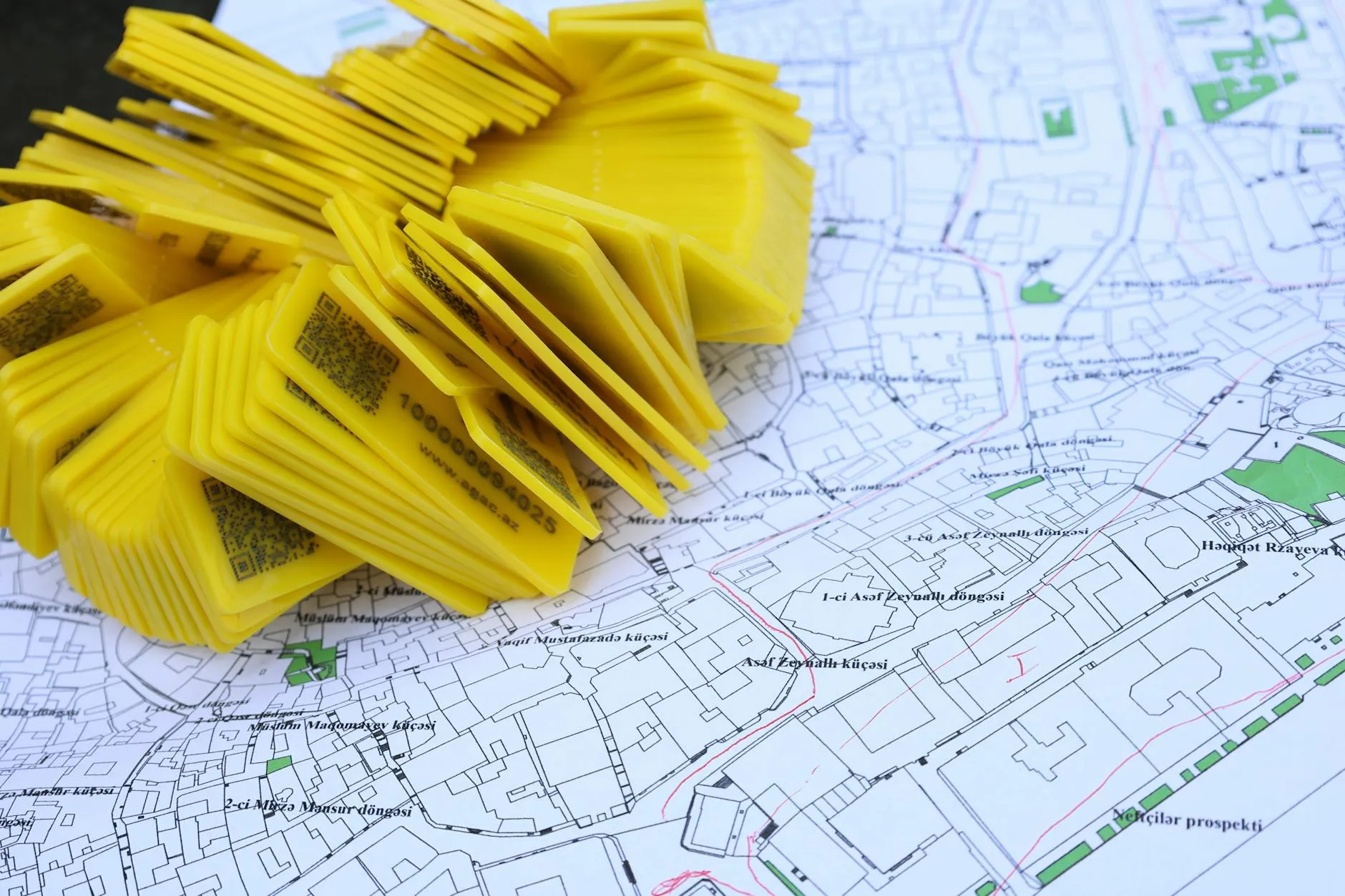 Map markers for location tracking
